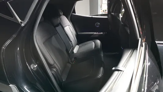 Genesis GV60 2022 12