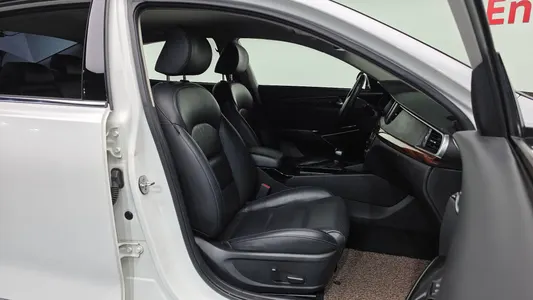 Kia K7 3.0 LPI () 2016 11