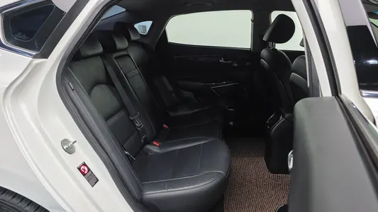 Kia K7 3.0 LPI () 2016 12