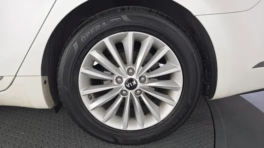 Kia K7 3.0 LPI () 2016 21