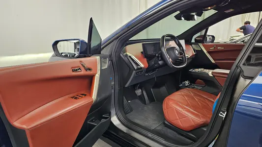 BMW iX xDrive50 2023 10