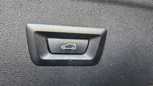 BMW iX xDrive50 2023 17