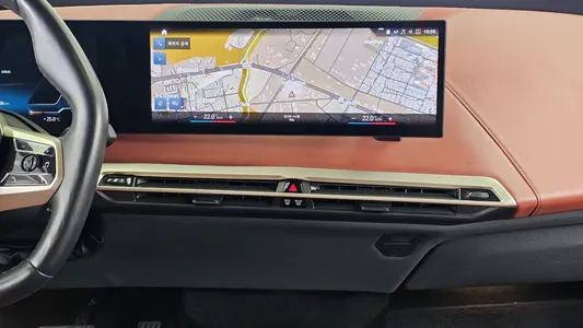 BMW iX xDrive50 2023 19