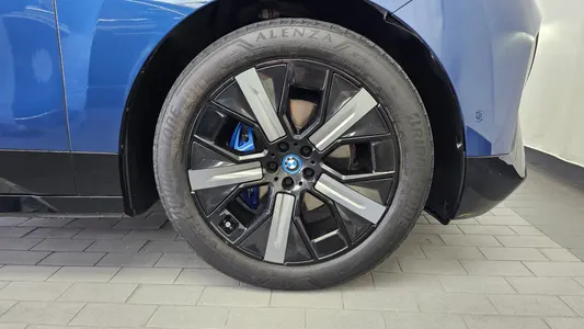 BMW iX xDrive50 2023 21
