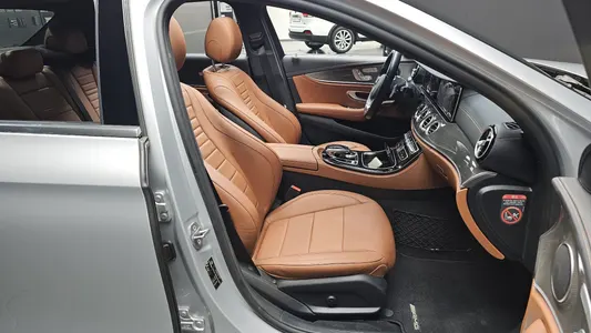 Mercedes-Benz E-Class W213 E300 4MATIC AMG Line 2017 10