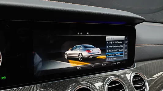 Mercedes-Benz E-Class W213 E300 4MATIC AMG Line 2017 16