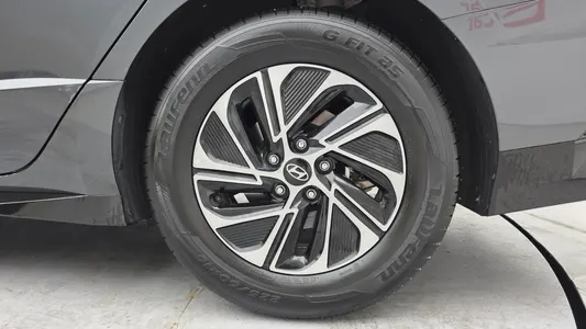Hyundai (DN8) 2024 21