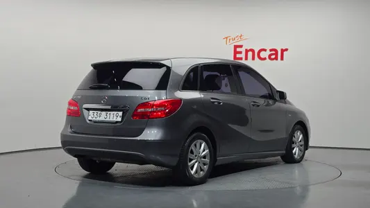 Mercedes-Benz B-Class W246 B200 CDI 2012