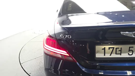 Genesis G70 3.3T AWD 2019 23