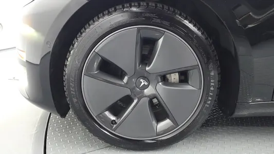 Tesla 3 AWD 2021 5
