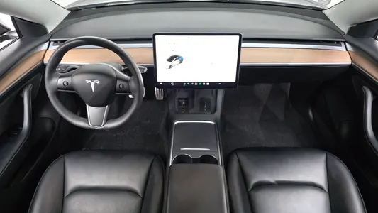 Tesla 3 AWD 2021 7