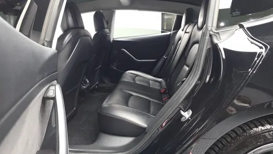 Tesla 3 AWD 2021 26