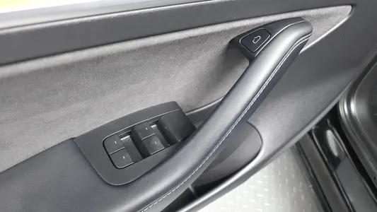 Tesla 3 AWD 2021 28