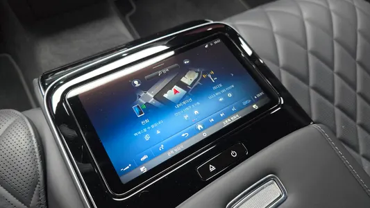 Mercedes-Benz S-Class W223 S500L 4MATIC 2025 35
