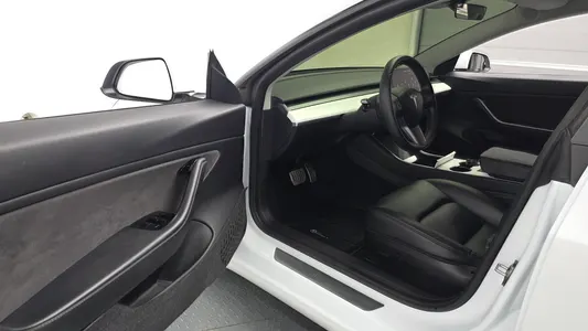 Tesla 3 AWD 2020 10