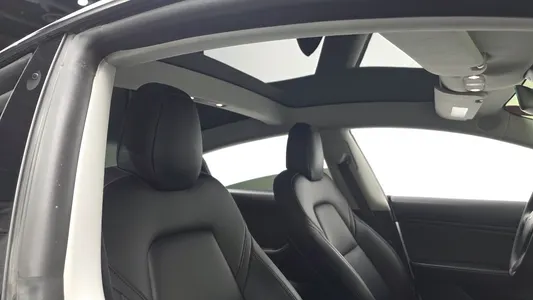 Tesla 3 AWD 2020 16