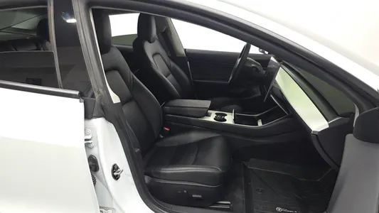 Tesla 3 AWD 2020 26