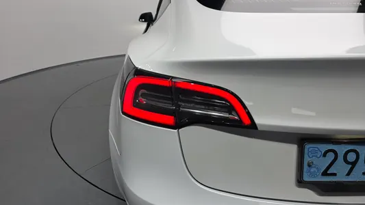 Tesla 3 AWD 2020 23