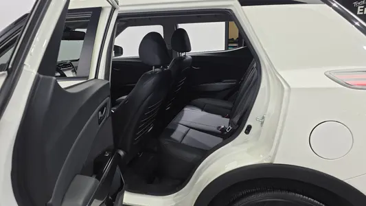 KG Mobility 베리 티볼리 1.5 2WD 2021 11