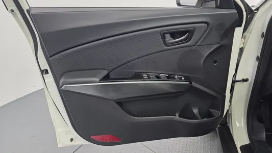 KG Mobility 베리 티볼리 1.5 2WD 2021 24