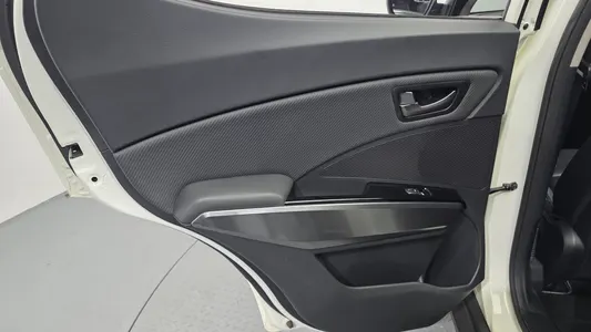 KG Mobility 베리 티볼리 1.5 2WD 2021 25