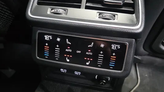 Audi A7 (4K) 45 TDI 2020 31