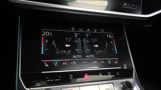 Audi A7 (4K) 45 TDI 2020 28