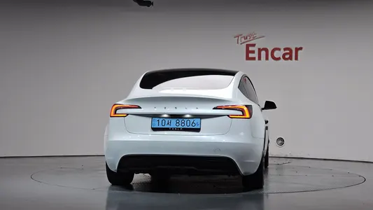 Tesla 3 RWD 2025 4