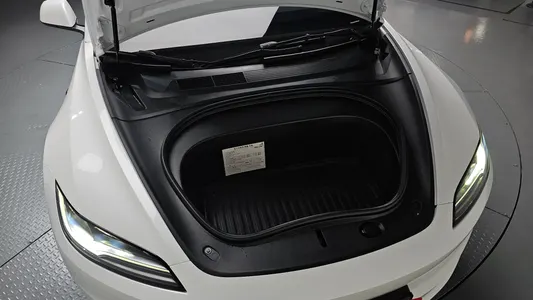 Tesla 3 RWD 2025 6