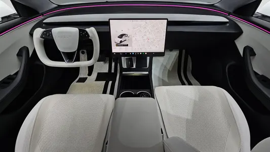 Tesla 3 RWD 2025 7