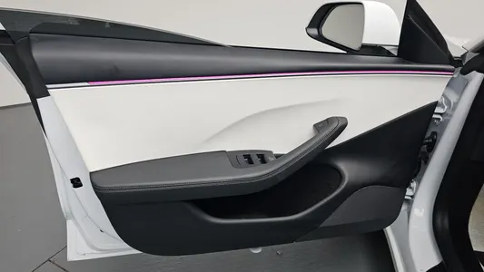 Tesla 3 RWD 2025 25