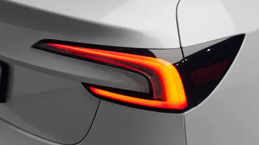 Tesla 3 RWD 2025 24