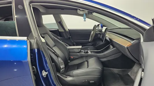 Tesla 3 AWD 2020 11