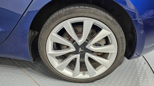 Tesla 3 AWD 2020 22