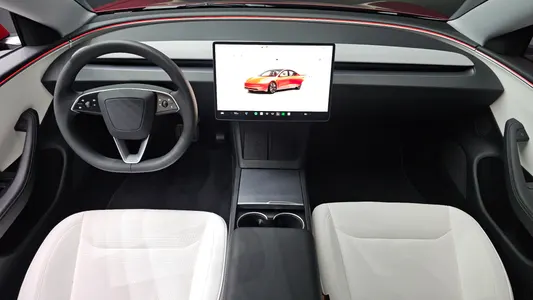 Tesla 3 AWD 2024 7