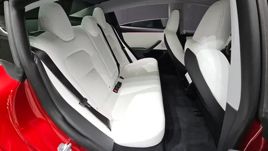 Tesla 3 AWD 2024 11
