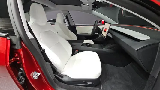 Tesla 3 AWD 2024 12