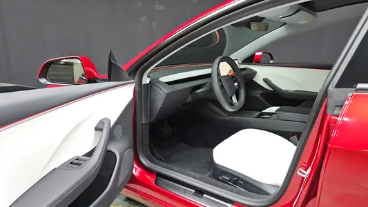 Tesla 3 AWD 2024 10