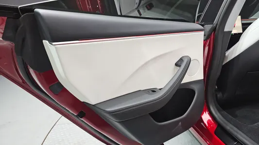 Tesla 3 AWD 2024 26