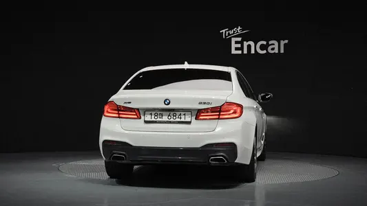 BMW 5 Series (G30) 530i xDrive M 2018 4