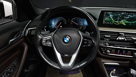 BMW 5 Series (G30) 530i xDrive M 2018 12