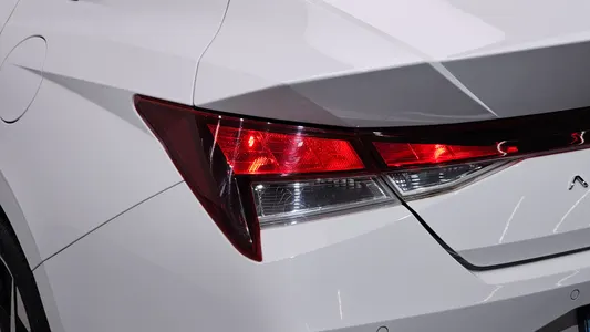 Hyundai (CN7) 1.6 2021 24