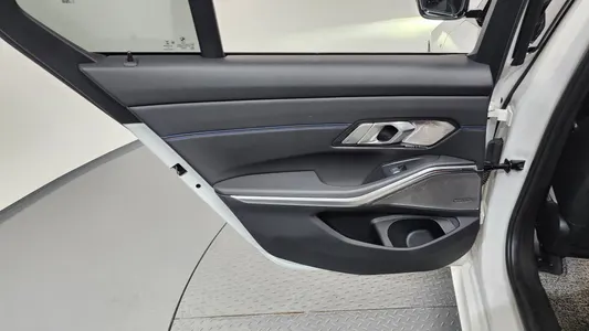 BMW 3 Series (G20) 320i M 2021 25