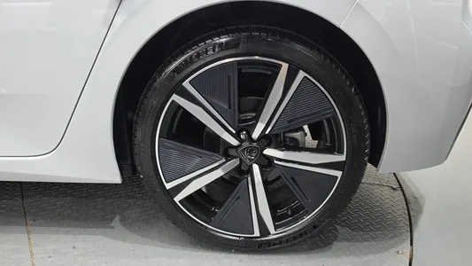 Peugeot 308 3 1.2 GT 2025 22