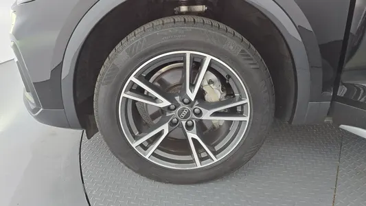 Audi Q5 (FY) 40 TDI 2021 5
