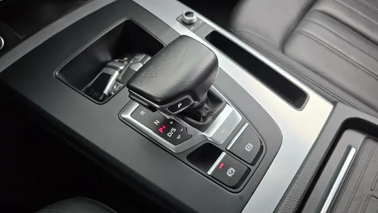 Audi Q5 (FY) 40 TDI 2021 9