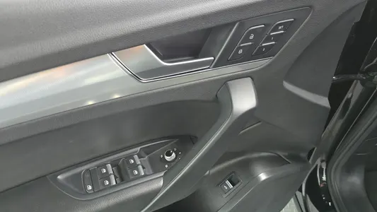 Audi Q5 (FY) 40 TDI 2021 28