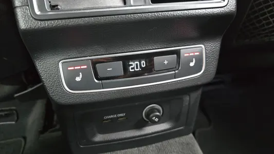 Audi Q5 (FY) 40 TDI 2021 30