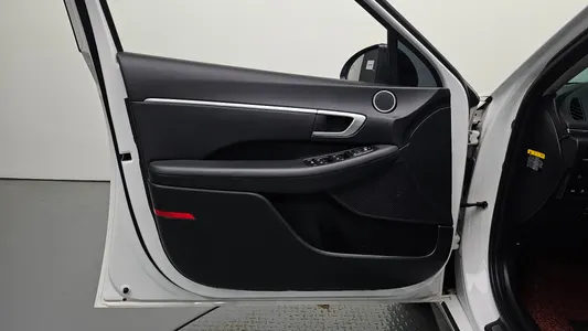 Hyundai (DN8) 2.0 LPG() 2019 24