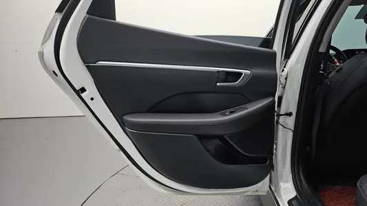 Hyundai (DN8) 2.0 LPG() 2019 25